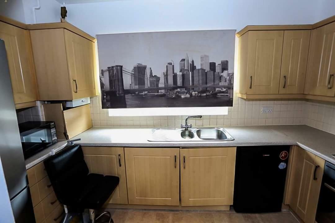 Modern 2 Bedroom Appartement *