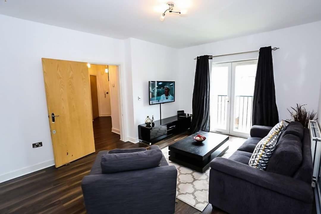 Modern 2 Bedroom Appartement *